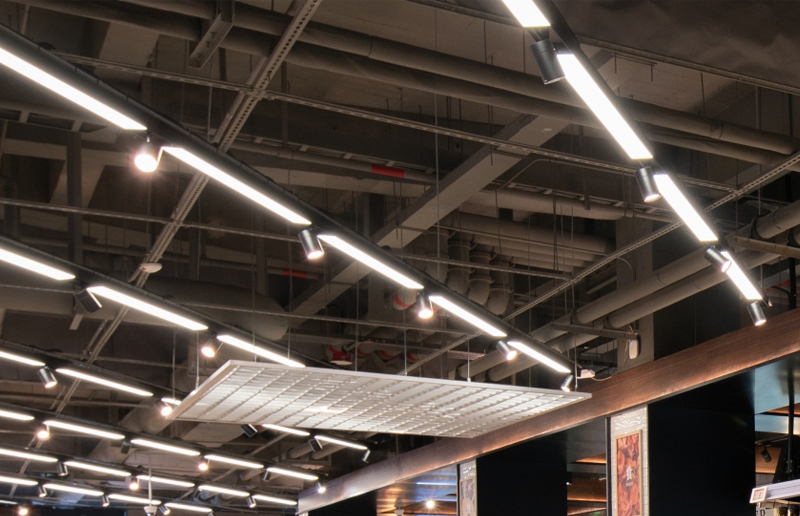 LG05R Multi-Power LED Batten Adapting Fixture IP20